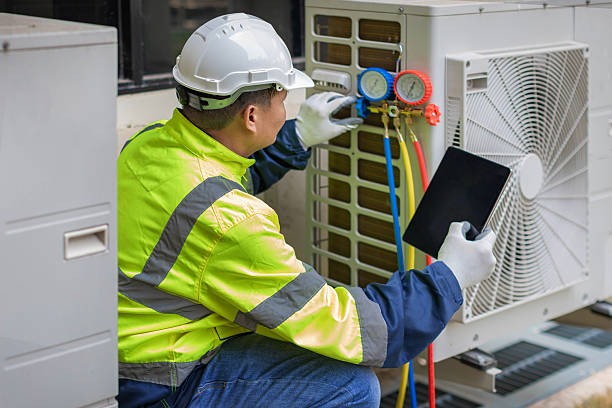 Professional Hvac technician working in Bothell, WA
